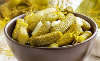 Огурцы по методу белорусской тётушки: откуда же огурцы бочками?