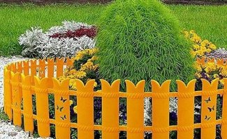 Красивые декоративные ограждения для клумб из подручных материалов